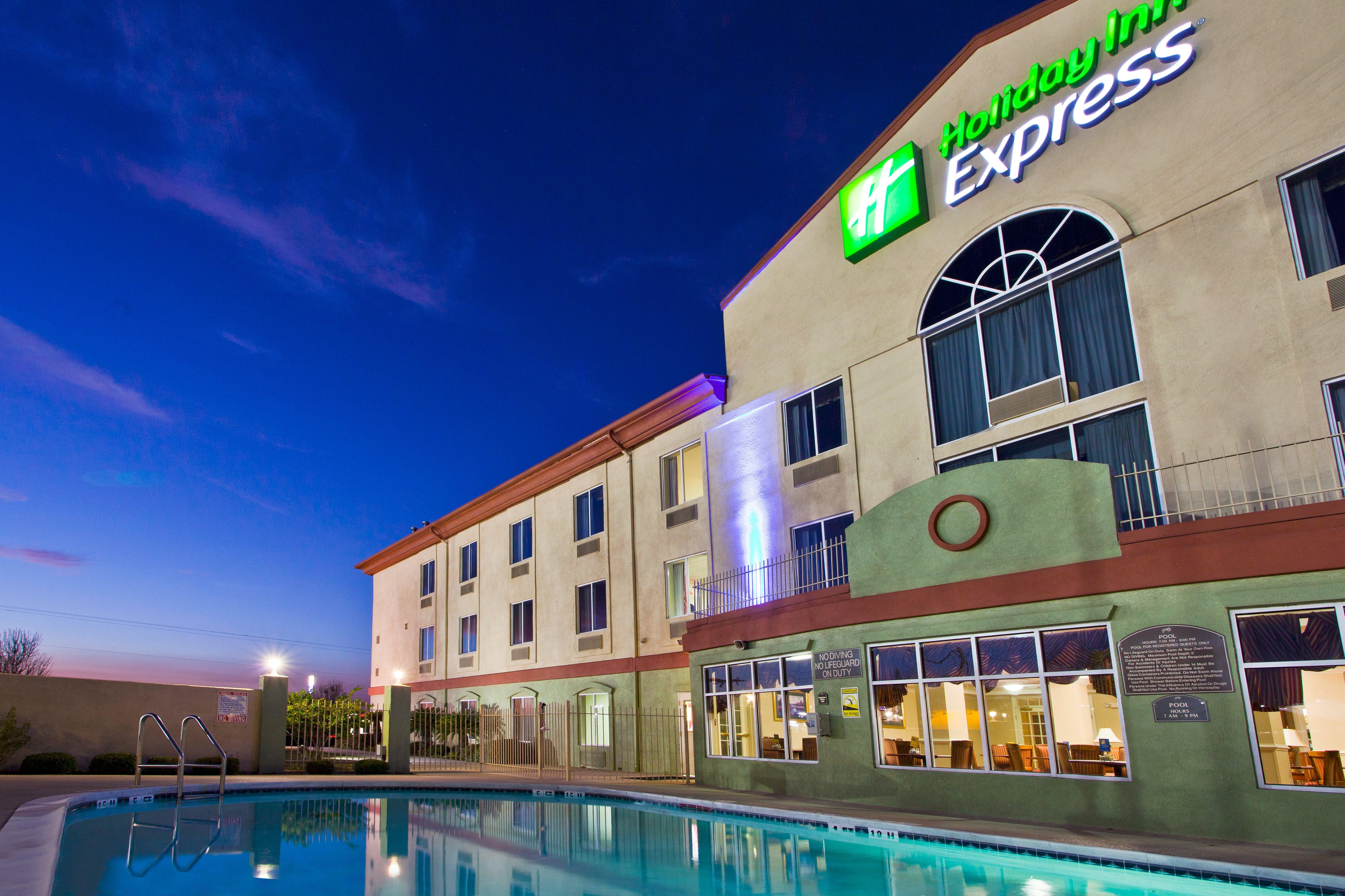 Holiday Inn Express Hotel & Suites Live Oak By Ihg Exterior photo
