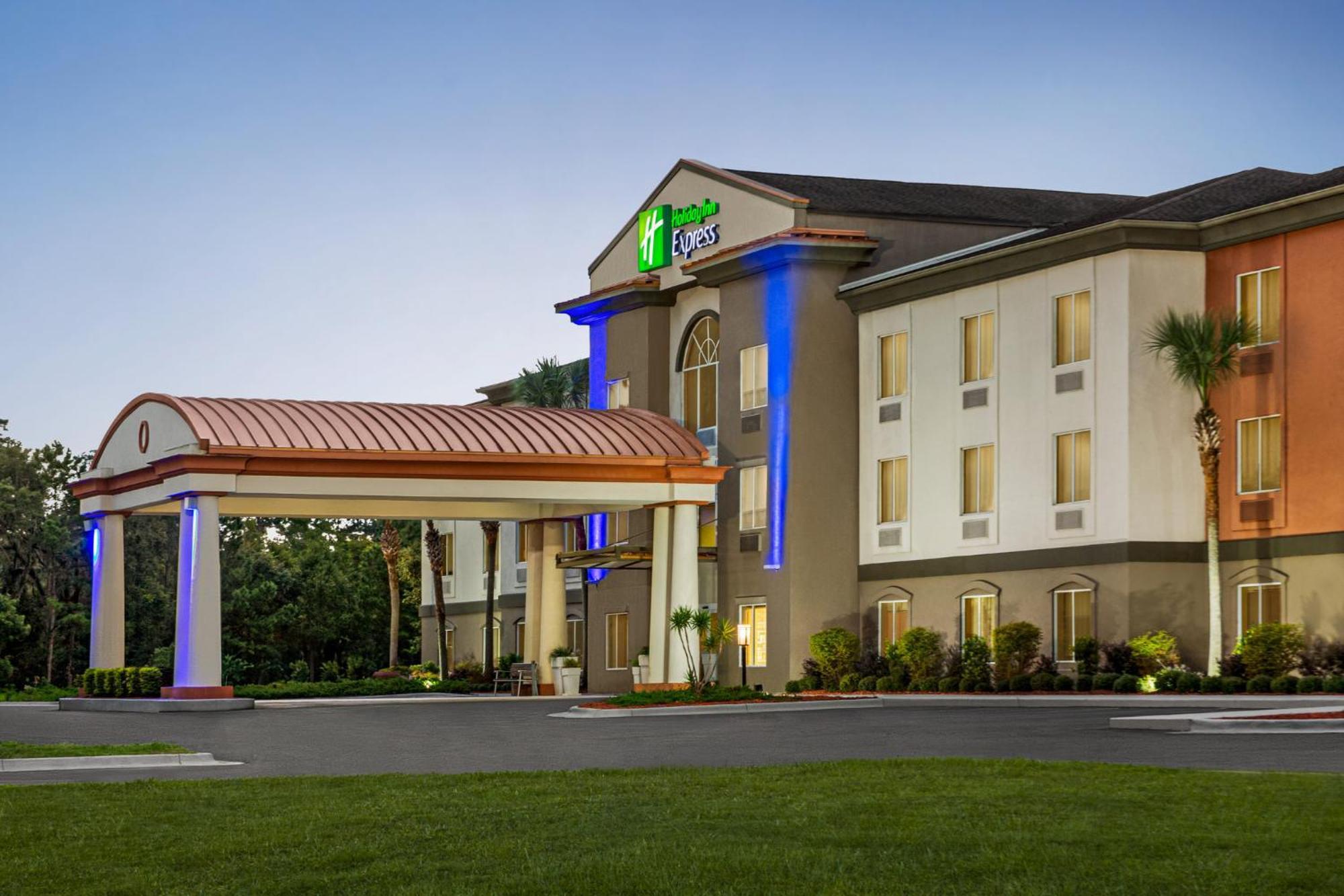 Holiday Inn Express Hotel & Suites Live Oak By Ihg Exterior photo
