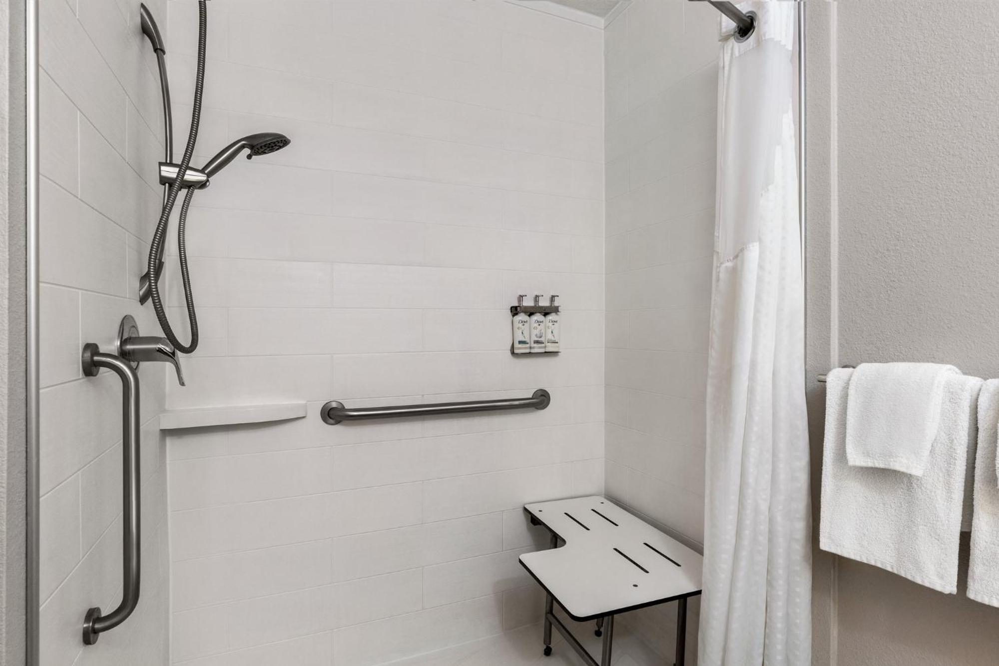 Holiday Inn Express Hotel & Suites Live Oak By Ihg Exterior photo